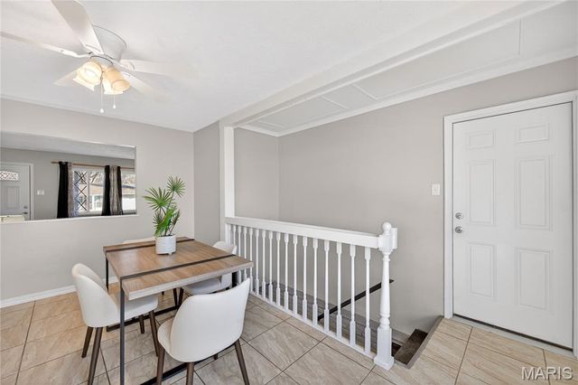 28 Saint Lawrence Drive, St Peters, MO 63376