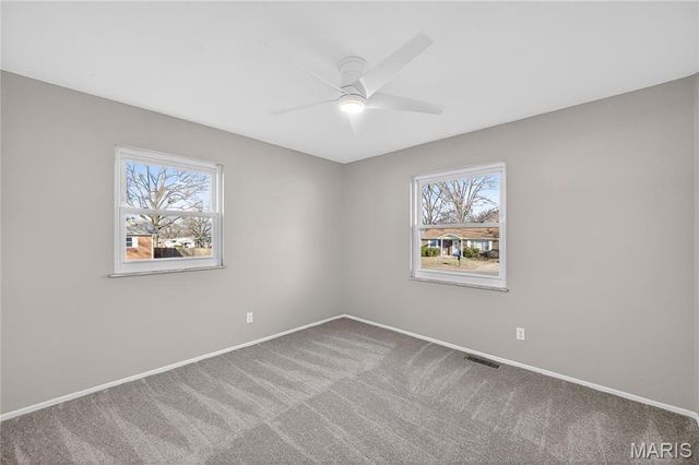 28 Saint Lawrence Drive, St Peters, MO 63376