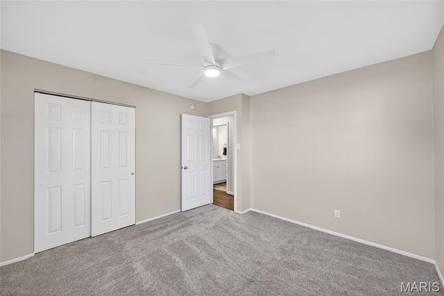 28 Saint Lawrence Drive, St Peters, MO 63376