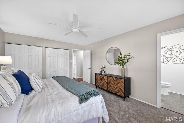 28 Saint Lawrence Drive, St Peters, MO 63376