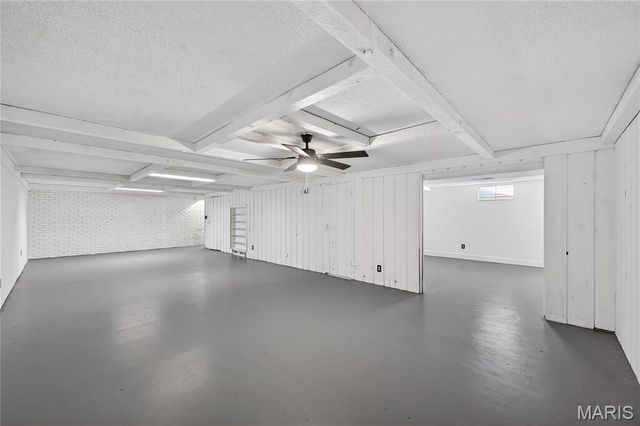 28 Saint Lawrence Drive, St Peters, MO 63376