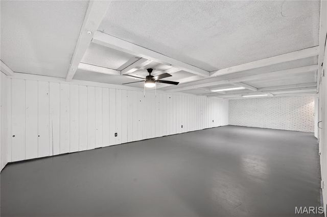 28 Saint Lawrence Drive, St Peters, MO 63376