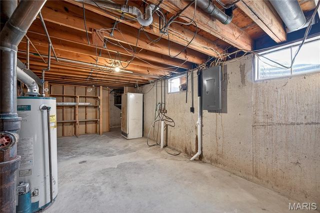 28 Saint Lawrence Drive, St Peters, MO 63376