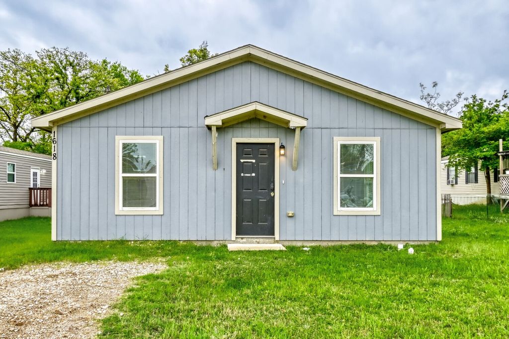 1618 Gale Drive, Pelican Bay, TX 76020