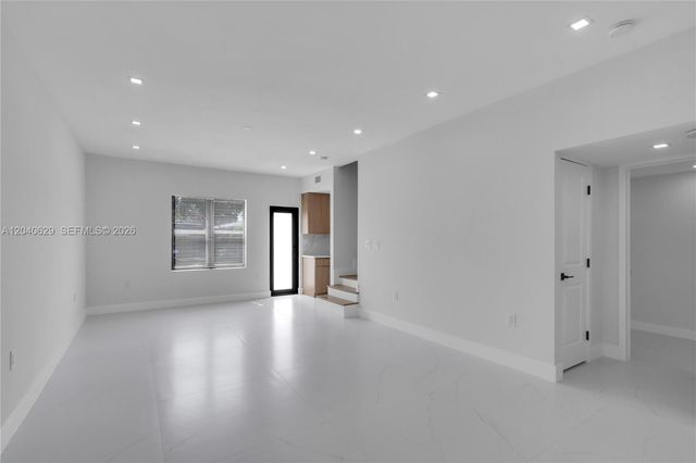 337 W 28th St, Miami Beach, FL 33140