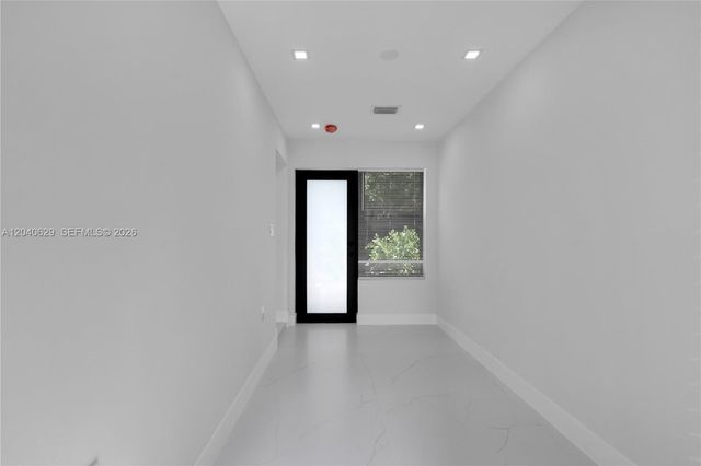 337 W 28th St, Miami Beach, FL 33140