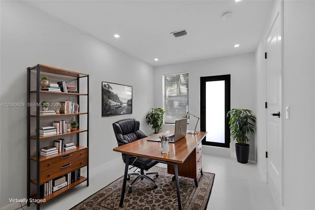 337 W 28th St, Miami Beach, FL 33140