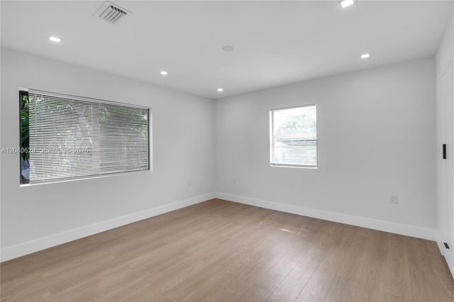 337 W 28th St, Miami Beach, FL 33140