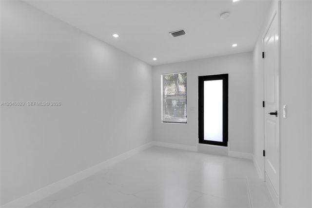 337 W 28th St, Miami Beach, FL 33140