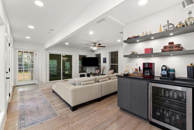 1703 Meadowbrook DR, Austin, TX 78703