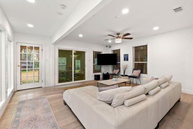 1703 Meadowbrook DR, Austin, TX 78703