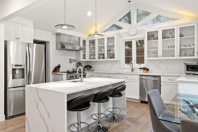 1703 Meadowbrook DR, Austin, TX 78703