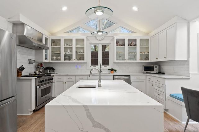 1703 Meadowbrook DR, Austin, TX 78703