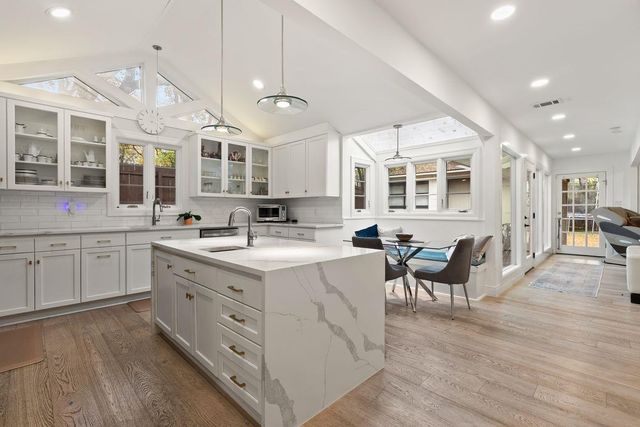 1703 Meadowbrook DR, Austin, TX 78703