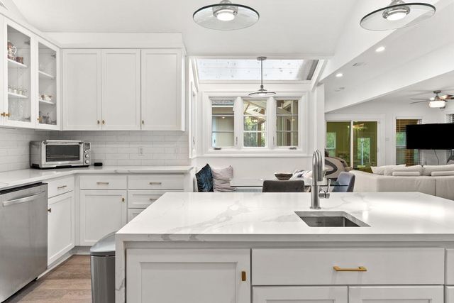 1703 Meadowbrook DR, Austin, TX 78703