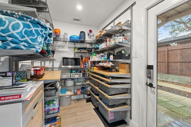 1703 Meadowbrook DR, Austin, TX 78703