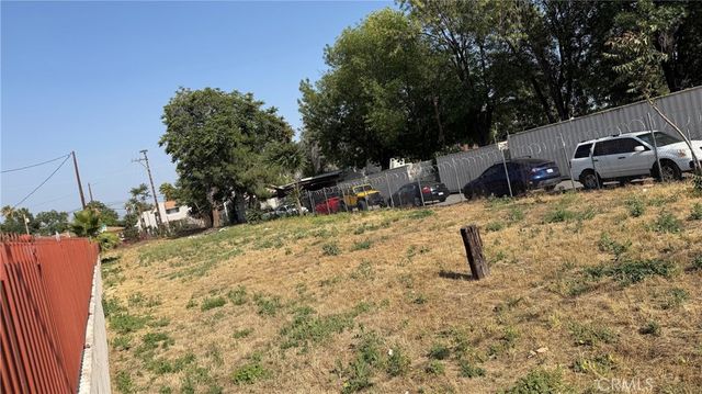 1566 N D, San Bernardino, CA 92405