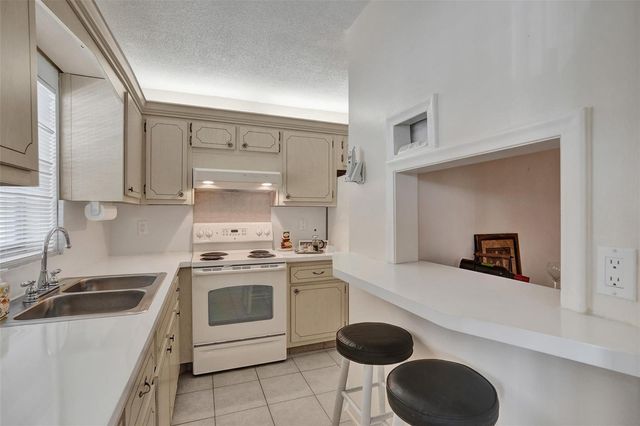 1300 N 12th Court 4b, Hollywood, FL 33019