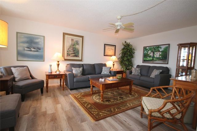 4880 LOCUST STREET NE 338, St Petersburg, FL 33703