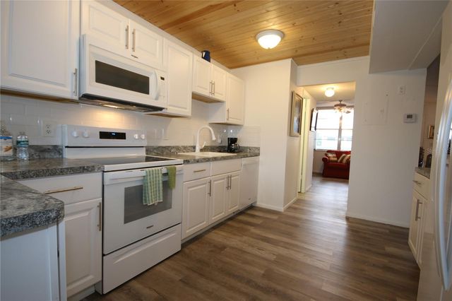 4880 LOCUST STREET NE 338, St Petersburg, FL 33703