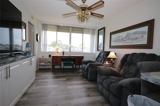 4880 LOCUST STREET NE 338, St Petersburg, FL 33703