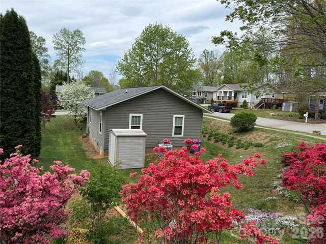 137 Warren Haynes Drive, Asheville, NC 28806