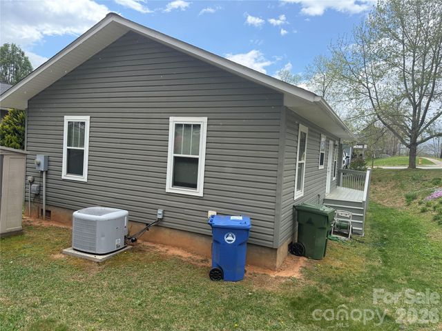 137 Warren Haynes Drive, Asheville, NC 28806