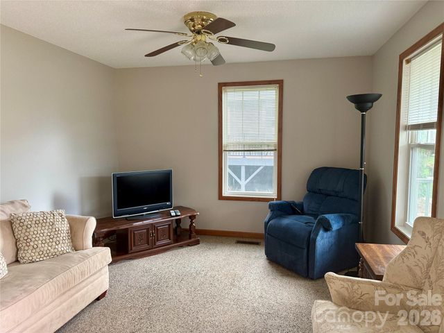 137 Warren Haynes Drive, Asheville, NC 28806