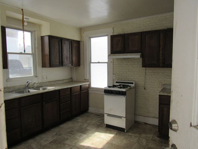 1714 N Sturdevant Street, Davenport, IA 52804