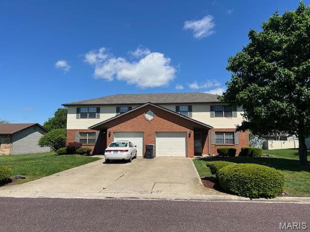 261 Aaron Court 1 & 2, Mascoutah, IL 62258