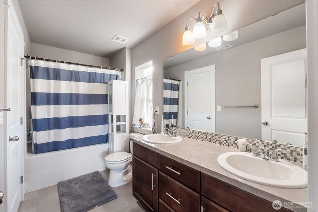 18436 Village Parkway E, Bonney Lake, WA 98391