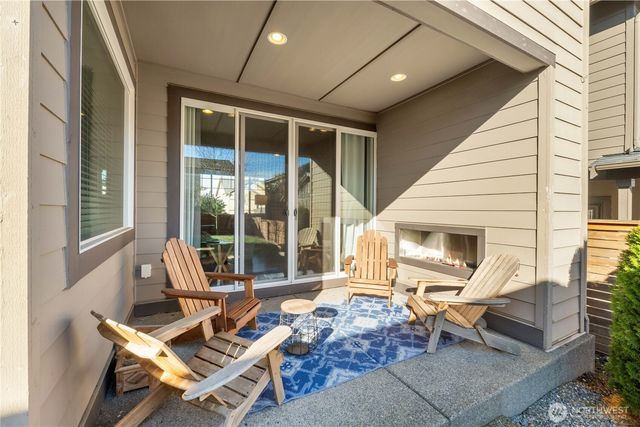 18436 Village Parkway E, Bonney Lake, WA 98391