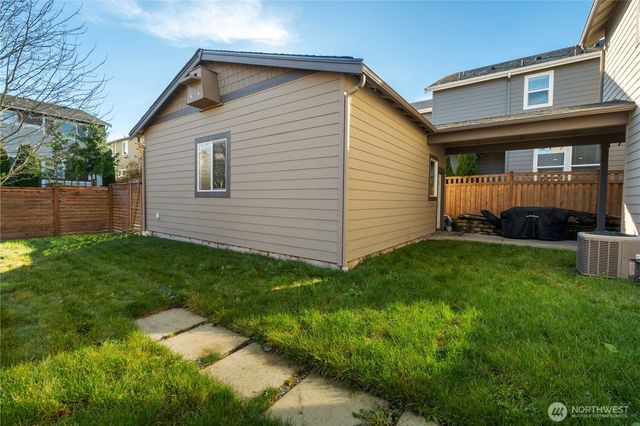 18436 Village Parkway E, Bonney Lake, WA 98391