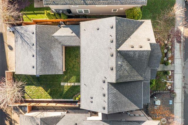 18436 Village Parkway E, Bonney Lake, WA 98391