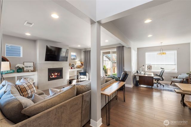 18436 Village Parkway E, Bonney Lake, WA 98391