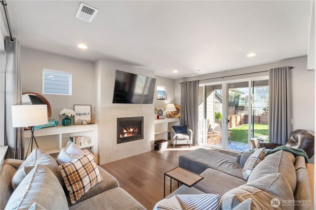 18436 Village Parkway E, Bonney Lake, WA 98391