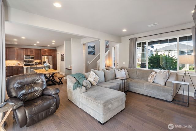 18436 Village Parkway E, Bonney Lake, WA 98391