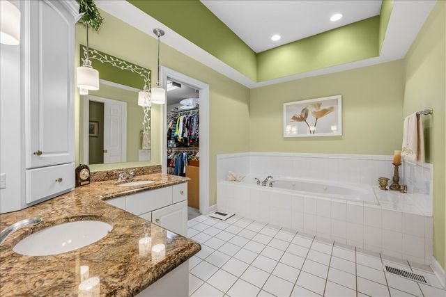 1427 Cress Creek Court, Naperville, IL 60563