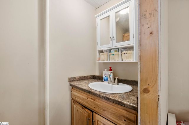 2728 Indian Mound Road, Laurens, SC 29360