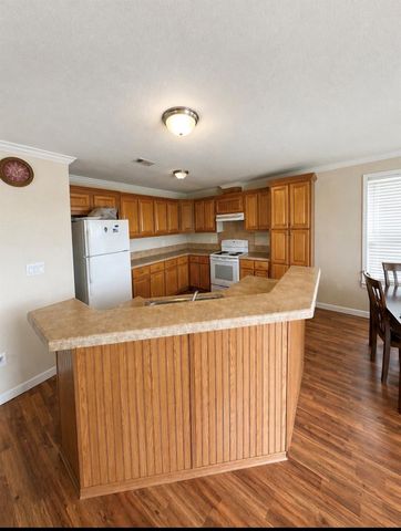 906 Moms Road, Port Bolivar, TX 77650