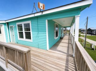 906 Moms Road, Port Bolivar, TX 77650