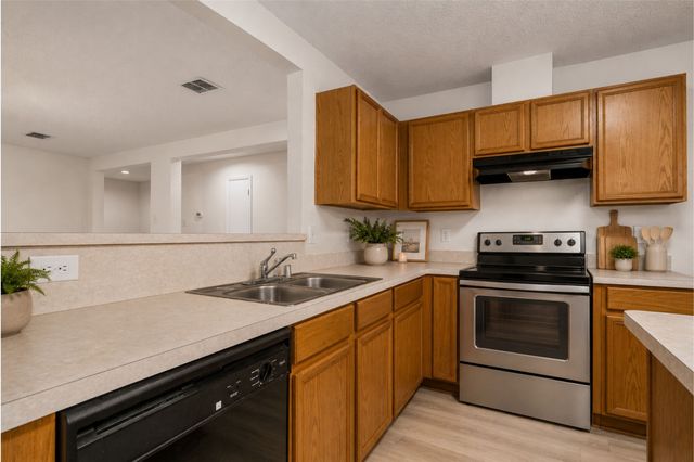14812 Ledgeview Court, Balch Springs, TX 75180