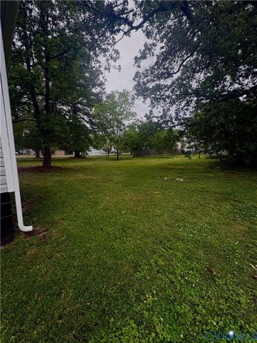 2207 Johnson St, Hopewell, VA 23860