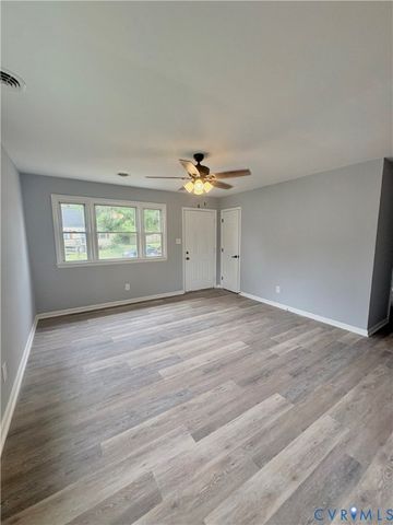 2207 Johnson St, Hopewell, VA 23860