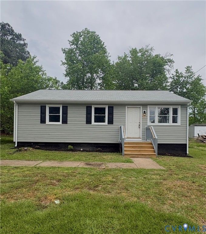 2207 Johnson St, Hopewell, VA 23860