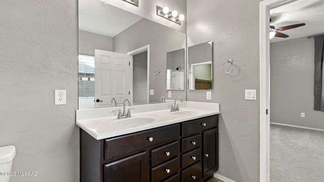 446 W Charles L Mckay Street, Vail, AZ 85641