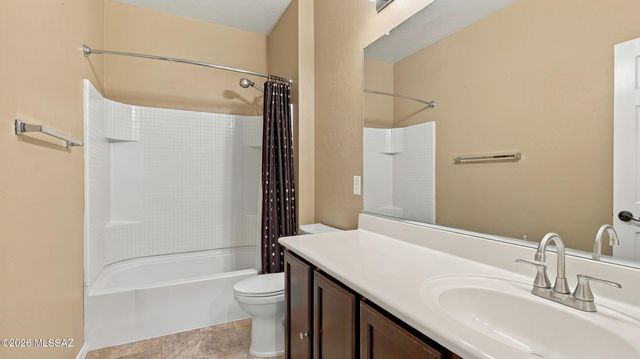 446 W Charles L Mckay Street, Vail, AZ 85641