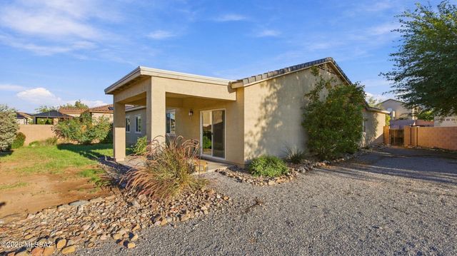 446 W Charles L Mckay Street, Vail, AZ 85641