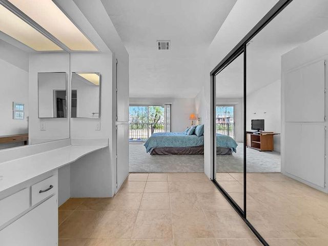 500 S Farrell Drive J64, Palm Springs, CA 92262