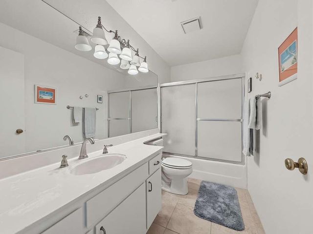 500 S Farrell Drive J64, Palm Springs, CA 92262